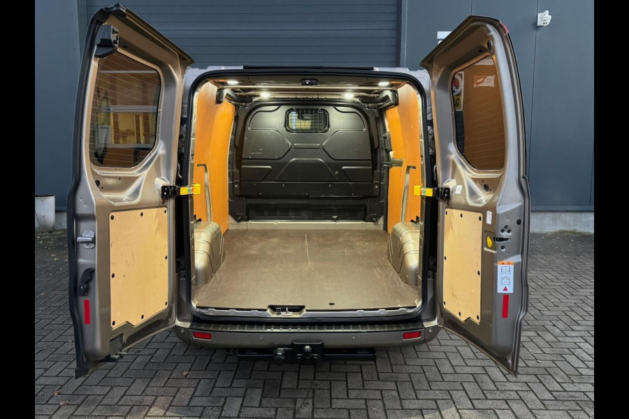 Ford Transit Custom 300 2.0 TDCI 130pk L1H1 Limited Automaat | CarPlay | Camera | Winterpack | Trekhaak | Bluetooth | Cruise | LM