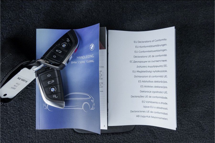 BMW 3 Serie Touring 318i 157PK M-Pakket Leder LED Trekhaak