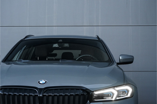 BMW 3 Serie Touring 318i 157PK M-Pakket Leder LED Trekhaak