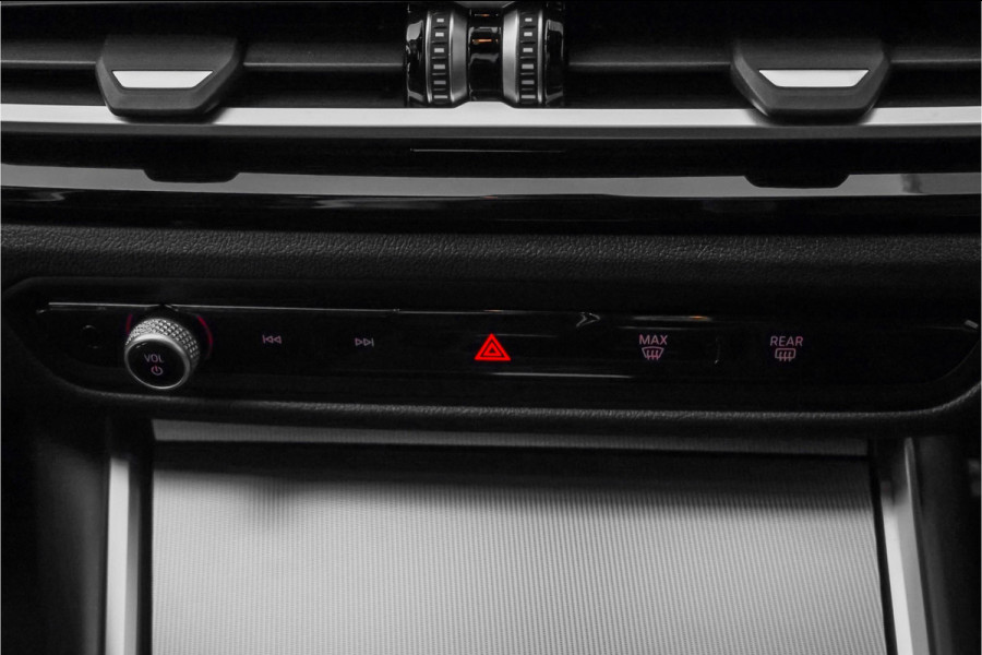 BMW 3 Serie Touring 318i 157PK M-Pakket Leder LED Trekhaak