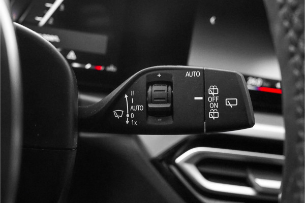 BMW 3 Serie Touring 318i 157PK M-Pakket Leder LED Trekhaak