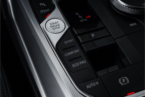 BMW 3 Serie Touring 318i 157PK M-Pakket Leder LED Trekhaak