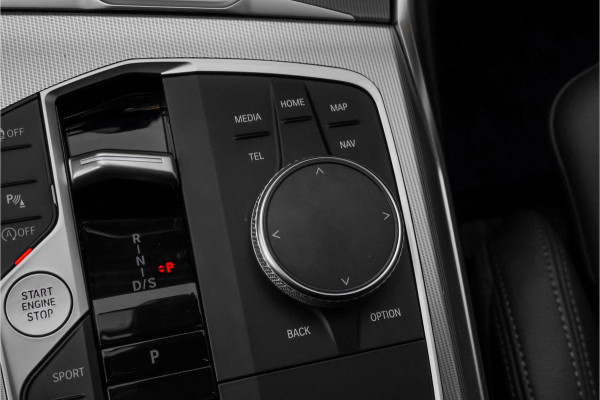 BMW 3 Serie Touring 318i 157PK M-Pakket Leder LED Trekhaak