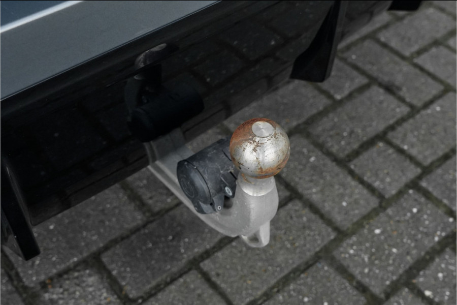 BMW 3 Serie Touring 318i 157PK M-Pakket Leder LED Trekhaak