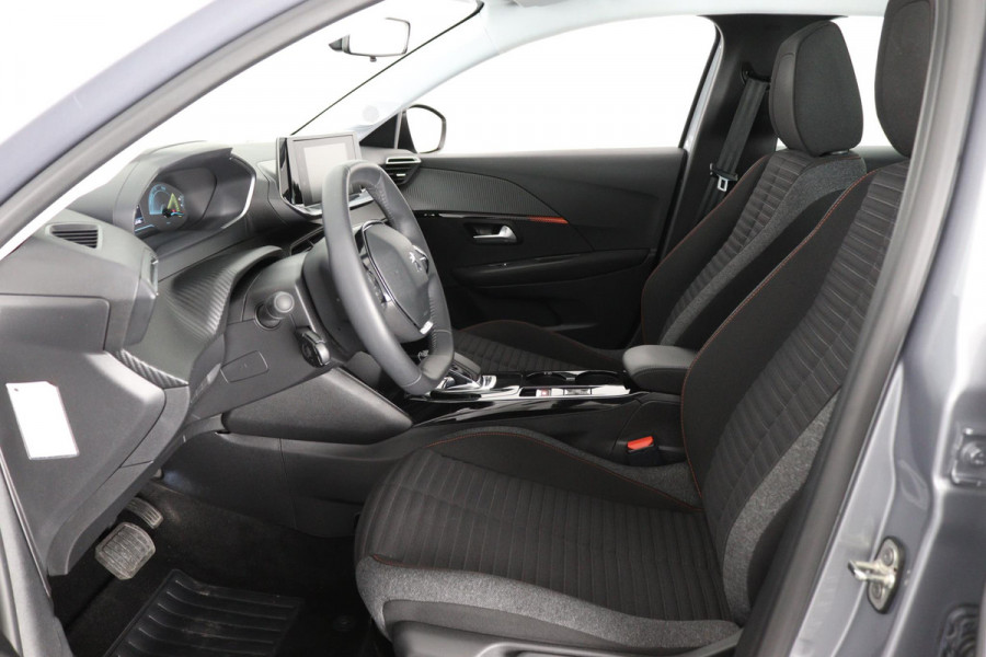 Peugeot e-208 EV ALLURE PACK 50 KWh ACCU= 93% +SNELLADEN GARANTIE TOT 2031** 3 FASE LADEN . Als nieuw!