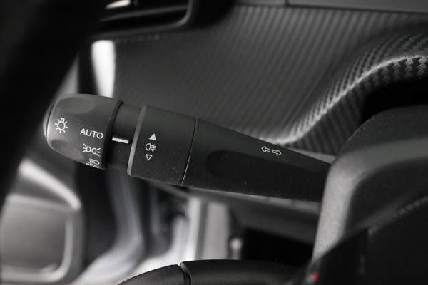 Peugeot e-208 EV ALLURE PACK 50 KWh ACCU= 93% +SNELLADEN GARANTIE TOT 2031** 3 FASE LADEN . Als nieuw!