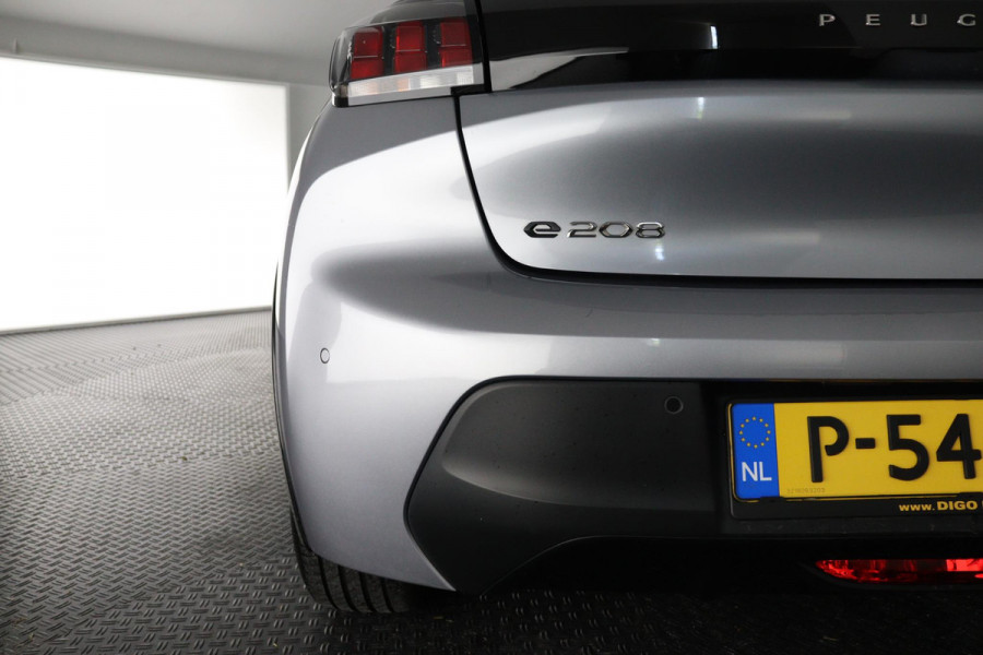 Peugeot e-208 EV ALLURE PACK 50 KWh ACCU= 93% +SNELLADEN GARANTIE TOT 2031** 3 FASE LADEN . Als nieuw!