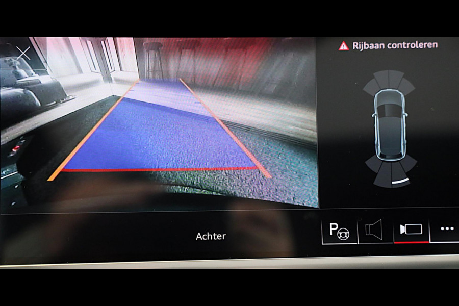 Audi Q3 45 TFSI e S Line Edition Competition / AUT / Acc / Lane Assist / Dode Hoek / Elek Stoel / Pano / Sfeer / Matrix / 21 Inch