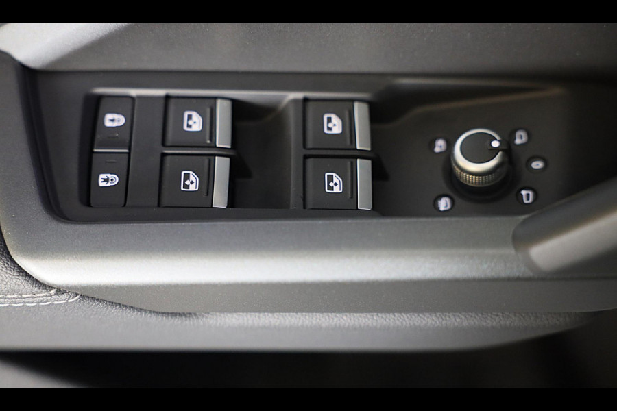 Audi Q3 45 TFSI e S Line Edition Competition / AUT / Acc / Lane Assist / Dode Hoek / Elek Stoel / Pano / Sfeer / Matrix / 21 Inch