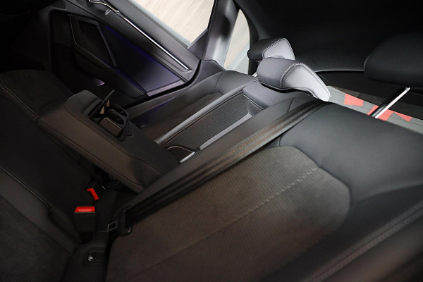 Audi Q3 45 TFSI e S Line Edition Competition / AUT / Acc / Lane Assist / Dode Hoek / Elek Stoel / Pano / Sfeer / Matrix / 21 Inch