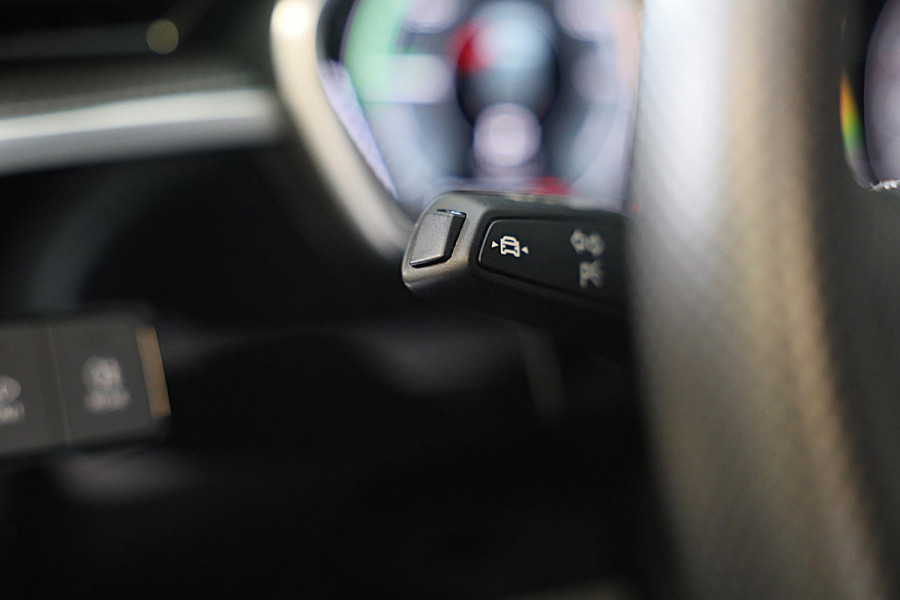 Audi Q3 45 TFSI e S Line Edition Competition / AUT / Acc / Lane Assist / Dode Hoek / Elek Stoel / Pano / Sfeer / Matrix / 21 Inch