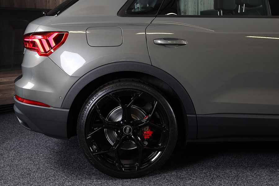 Audi Q3 45 TFSI e S Line Edition Competition / AUT / Acc / Lane Assist / Dode Hoek / Elek Stoel / Pano / Sfeer / Matrix / 21 Inch