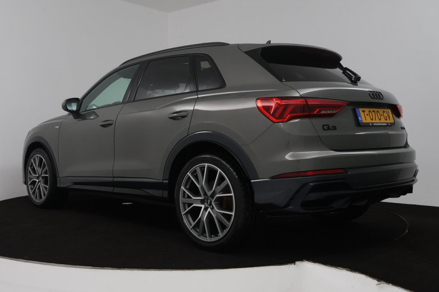 Audi Q3 35 TFSI S-Line (PANORAMADAK, ELEKT. WEGKLAPBARE TREKHAAK, CARPLAY, ELEKT. STOELEN, VIRTUAL, PDC, GOED ONDERHOUDEN, LED)