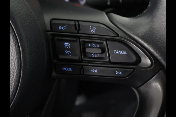 Toyota Yaris 1.5 Hybrid Active + Coral Red Pack | 1e eigenaar | Apple Carplay & AndroidAUTO | Camera |
