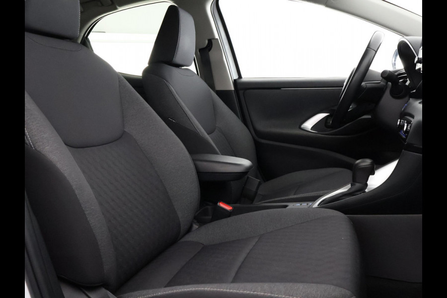 Toyota Yaris 1.5 Hybrid Active + Coral Red Pack | 1e eigenaar | Apple Carplay & AndroidAUTO | Camera |