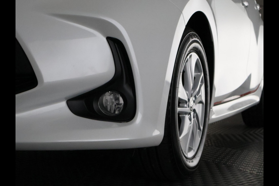 Toyota Yaris 1.5 Hybrid Active + Coral Red Pack | 1e eigenaar | Apple Carplay & AndroidAUTO | Camera |