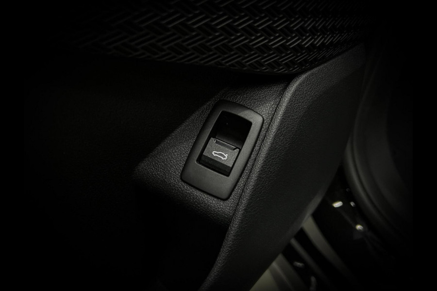 BMW X1 sDrive20i M-Sport Pro | Lane | Pano | Trekhaak