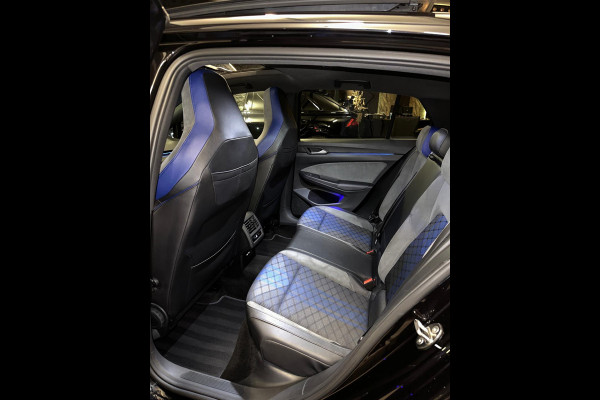 Volkswagen Golf 2.0 TSI 4Motion R|PANO|AKRA|BOMVOL!