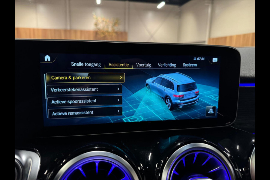 Mercedes-Benz Glb 200 Premium Plus, Pano, Widescreen, Ambiënte Light, 360 Cam, Voll Led, Cruise, Multistuur, Voll Onderhoud