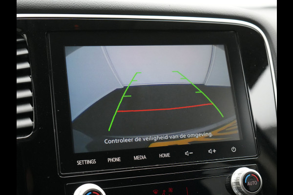 Mitsubishi Outlander 2.4 Pure Plug In Hybrid 225pk Dealer O.H. PHEV | Apple Carplay | Camera | Sportstoelen Verwarmd | Keyless | Cruise Control | DAB |