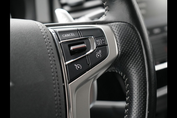 Mitsubishi Outlander 2.4 Pure Plug In Hybrid 225pk Dealer O.H. PHEV | Apple Carplay | Camera | Sportstoelen Verwarmd | Keyless | Cruise Control | DAB |