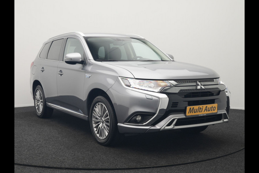 Mitsubishi Outlander 2.4 Pure Plug In Hybrid 225pk Dealer O.H. PHEV | Apple Carplay | Camera | Sportstoelen Verwarmd | Keyless | Cruise Control | DAB |