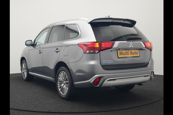 Mitsubishi Outlander 2.4 Pure Plug In Hybrid 225pk Dealer O.H. PHEV | Apple Carplay | Camera | Sportstoelen Verwarmd | Keyless | Cruise Control | DAB |