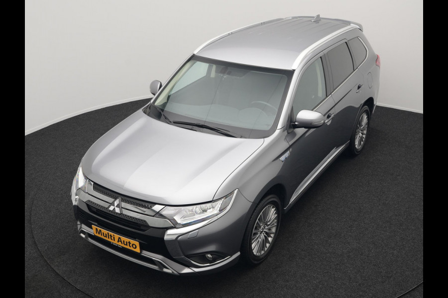 Mitsubishi Outlander 2.4 Pure Plug In Hybrid 225pk Dealer O.H. PHEV | Apple Carplay | Camera | Sportstoelen Verwarmd | Keyless | Cruise Control | DAB |