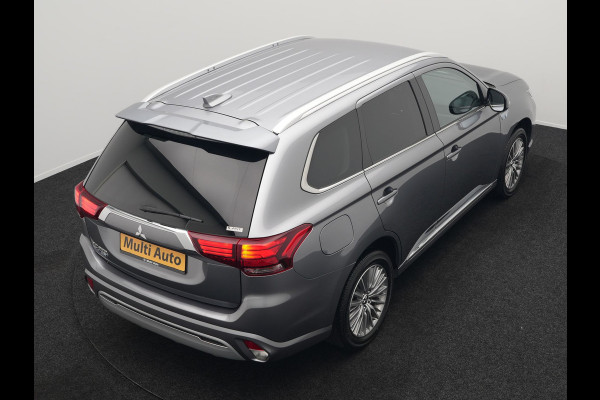 Mitsubishi Outlander 2.4 Pure Plug In Hybrid 225pk Dealer O.H. PHEV | Apple Carplay | Camera | Sportstoelen Verwarmd | Keyless | Cruise Control | DAB |