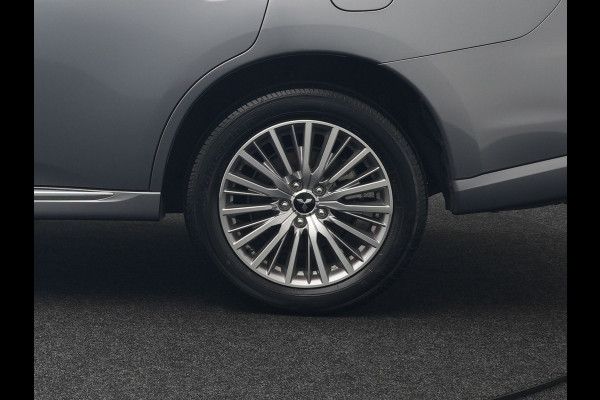 Mitsubishi Outlander 2.4 Pure Plug In Hybrid 225pk Dealer O.H. PHEV | Apple Carplay | Camera | Sportstoelen Verwarmd | Keyless | Cruise Control | DAB |