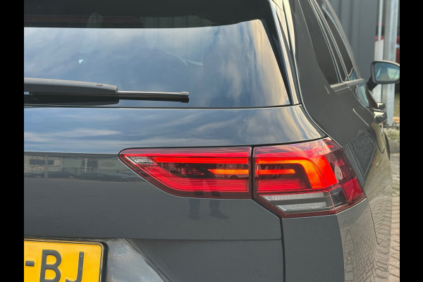 Volkswagen GOLF Variant 1.5 TSI R-Line Sfeerver/Virtual/18 inch