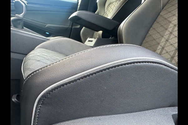 Volkswagen GOLF Variant 1.5 TSI R-Line Sfeerver/Virtual/18 inch