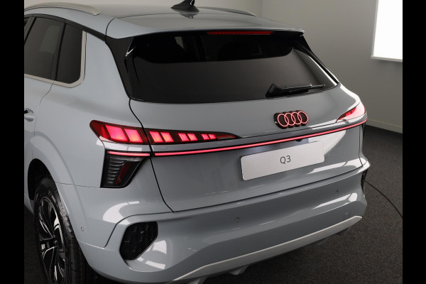 Audi Q3 Advanced edition e-hybrid 200 kW / 272 PK | Techniekpakket plus | Ambiente lichtpakket plus | Privacy glas | Sportstoelen |