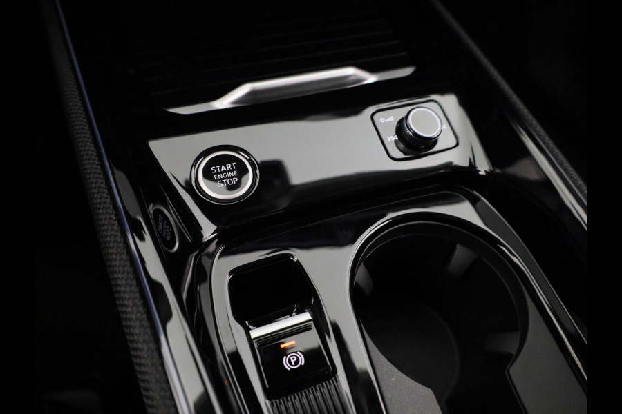 Audi Q3 Advanced edition e-hybrid 200 kW / 272 PK | Techniekpakket plus | Ambiente lichtpakket plus | Privacy glas | Sportstoelen |