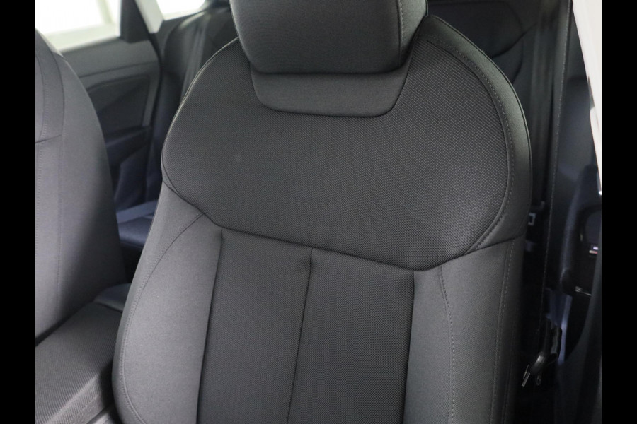 Audi Q3 Advanced edition e-hybrid 200 kW / 272 PK | Techniekpakket plus | Ambiente lichtpakket plus | Privacy glas | Sportstoelen |