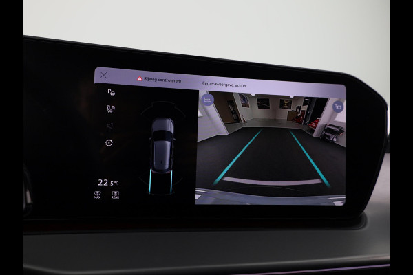 Audi Q3 Advanced edition e-hybrid 200 kW / 272 PK | Techniekpakket plus | Ambiente lichtpakket plus | Privacy glas | Sportstoelen |