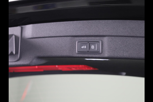 Audi A6 Avant S edition e-hybrid 299 pk | Techniekpakket plus | MMi experience pro | Elektrische stoelen | Privacy glas |