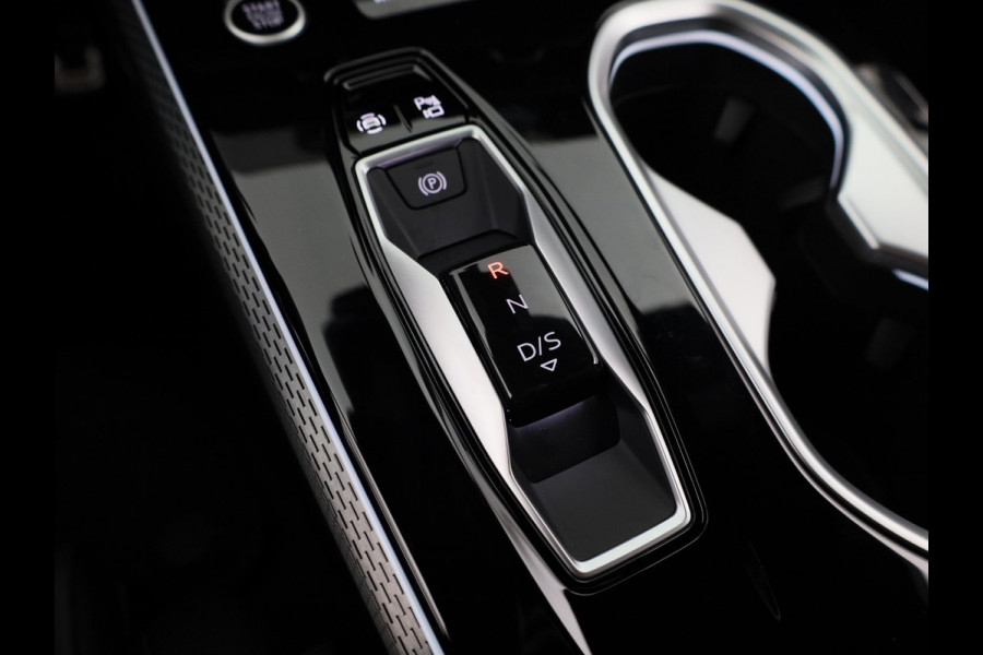 Audi A6 Avant S edition e-hybrid 299 pk | Techniekpakket plus | MMi experience pro | Elektrische stoelen | Privacy glas |