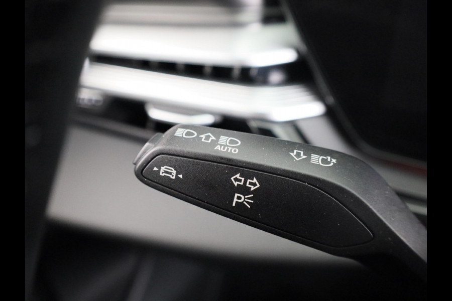 Audi A6 Avant S edition e-hybrid 299 pk | Techniekpakket plus | MMi experience pro | Elektrische stoelen | Privacy glas |