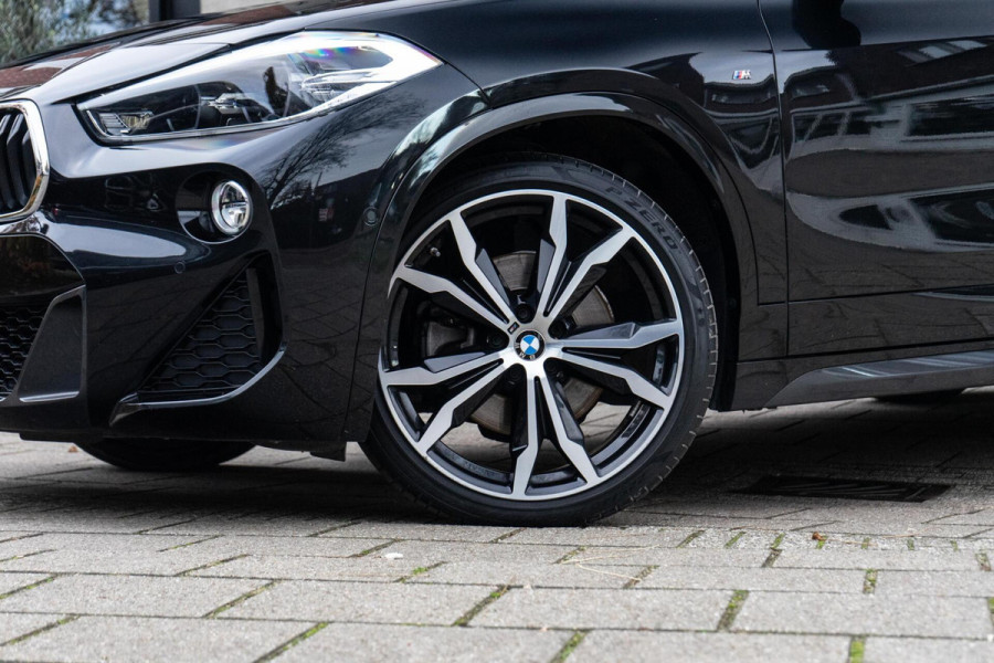 BMW X2 sDrive20i High Executive M-Sport Pano / HUD / Cruise