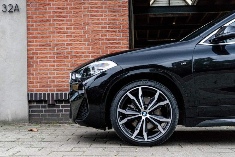 BMW X2 sDrive20i High Executive M-Sport Pano / HUD / Cruise