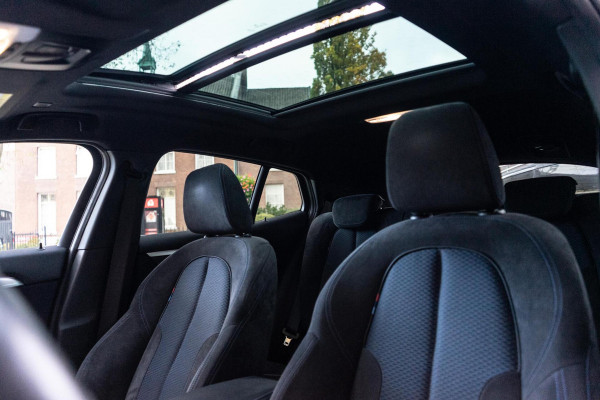 BMW X2 sDrive20i High Executive M-Sport Pano / HUD / Cruise