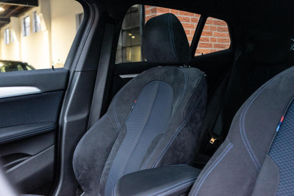 BMW X2 sDrive20i High Executive M-Sport Pano / HUD / Cruise