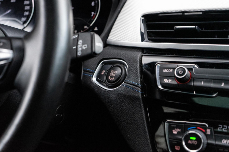 BMW X2 sDrive20i High Executive M-Sport Pano / HUD / Cruise