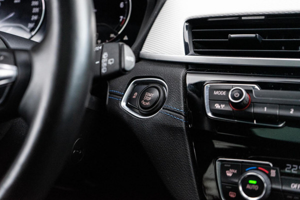 BMW X2 sDrive20i High Executive M-Sport Pano / HUD / Cruise