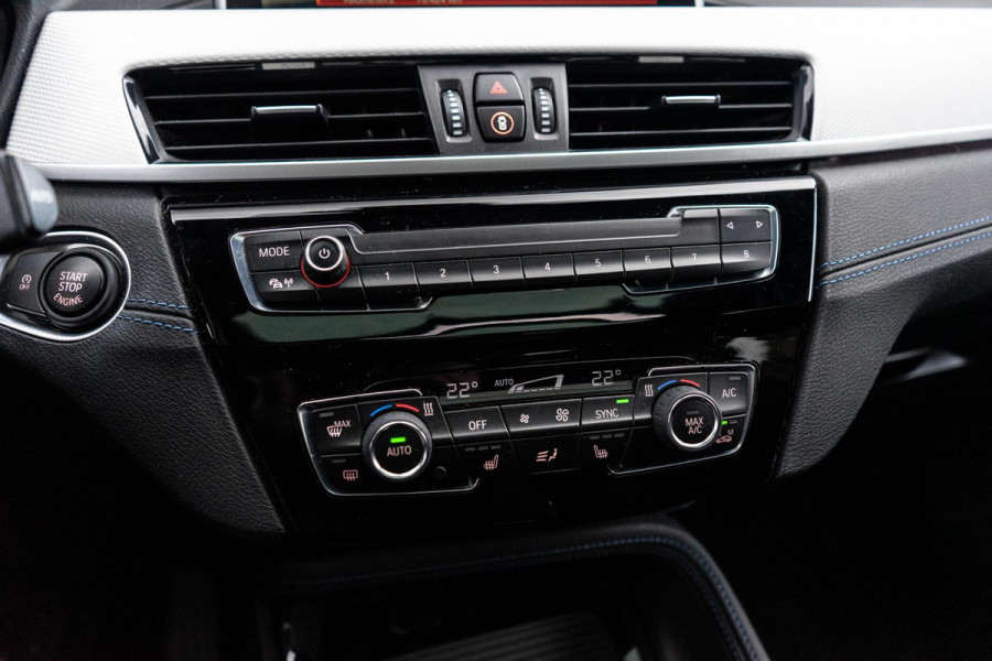 BMW X2 sDrive20i High Executive M-Sport Pano / HUD / Cruise