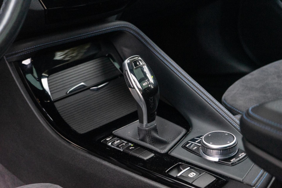 BMW X2 sDrive20i High Executive M-Sport Pano / HUD / Cruise