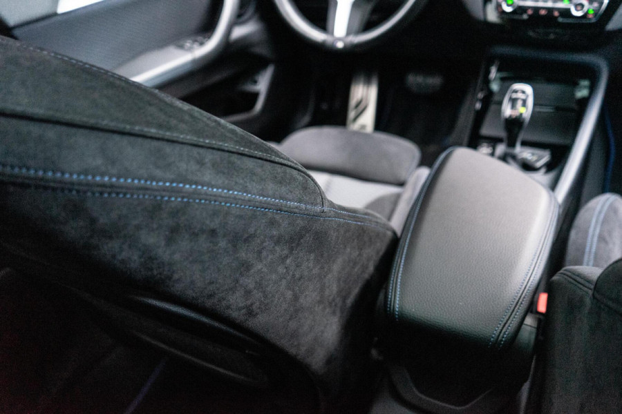 BMW X2 sDrive20i High Executive M-Sport Pano / HUD / Cruise