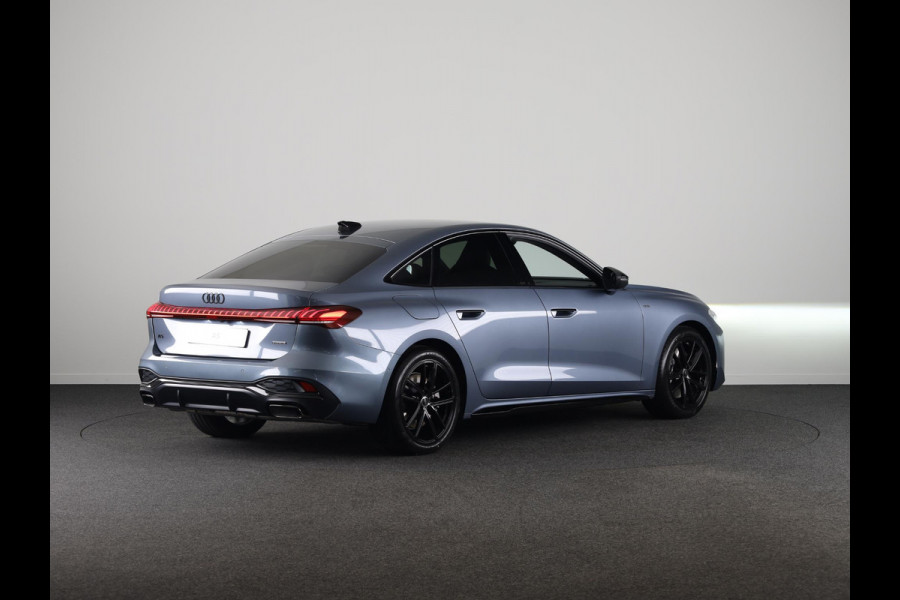 Audi A5 Limousine S edition 2.0 TFSI e 299 PK | Elektrische stoelen | Privacy glas | Optiek pakket zwart plus | 19'' velgen |