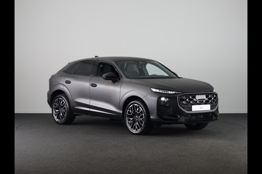 Audi Q3 Sportback S edition e-hybrid 200 kW / 272 PK Sportback | Techniekpakket pro | OLED achterlichten | 20'' velgen | Matrix LED koplampen |